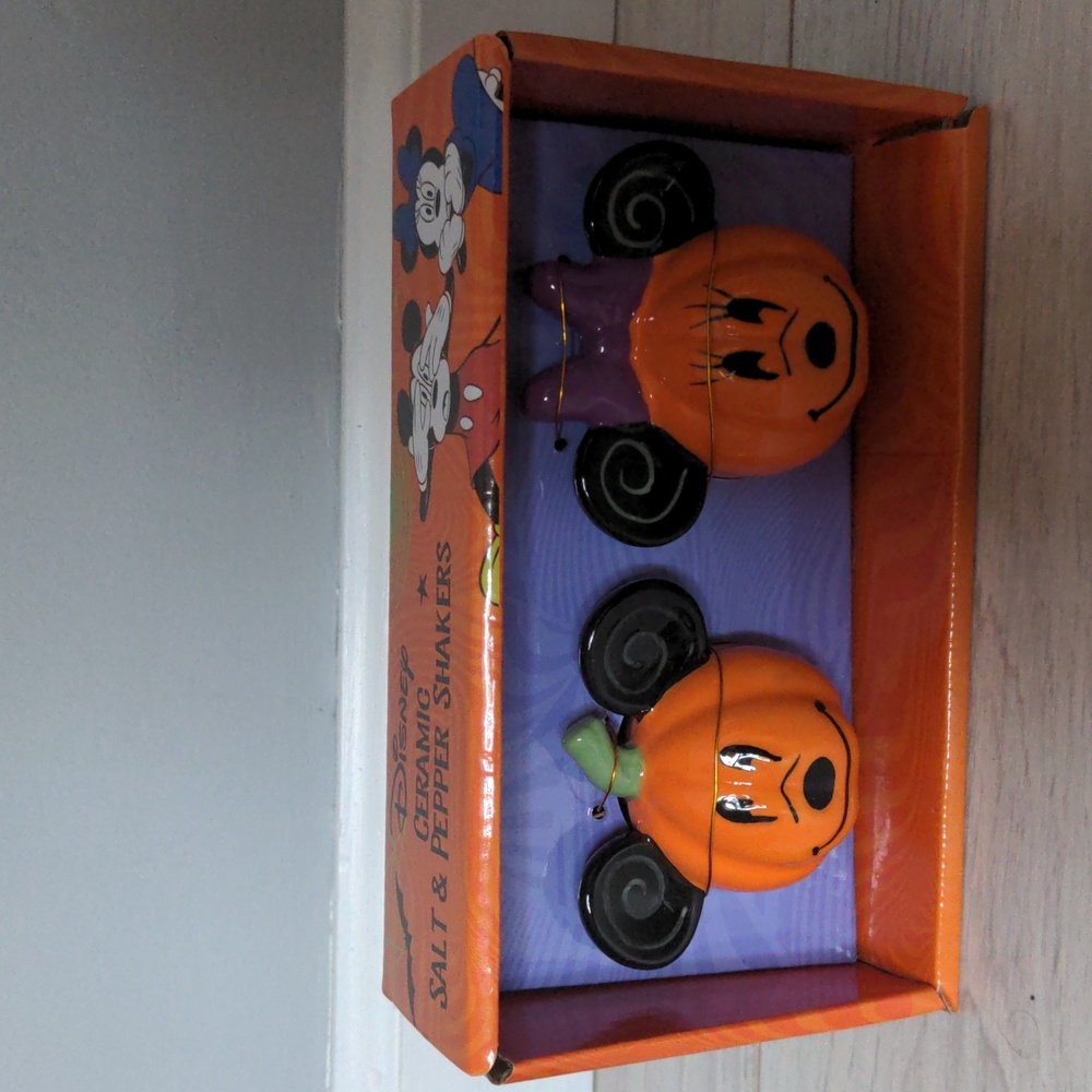 Mickey and Minnie Pumpkin Salt and Pepper Shakers